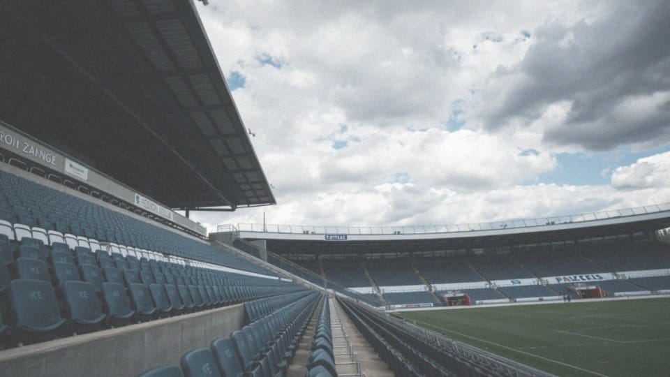 Jakie sektory na stadionie Górnika Zabrze są dostępne dla kibiców?