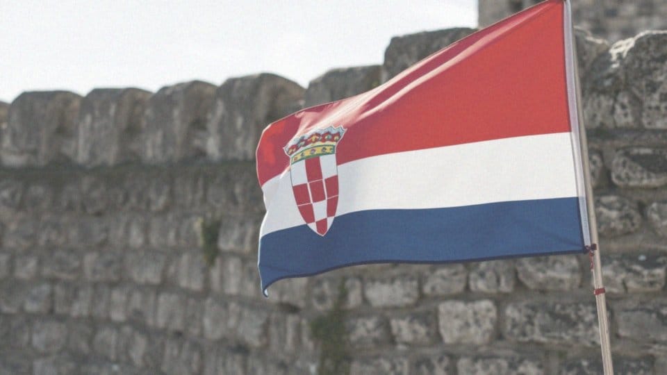 Jak wygląda flaga Chorwacji i co symbolizuje?